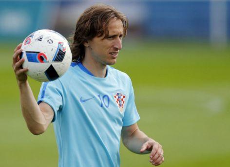 甘兹谈从国米转会米兰：虽然朋友也辱骂我，但是我从未后悔